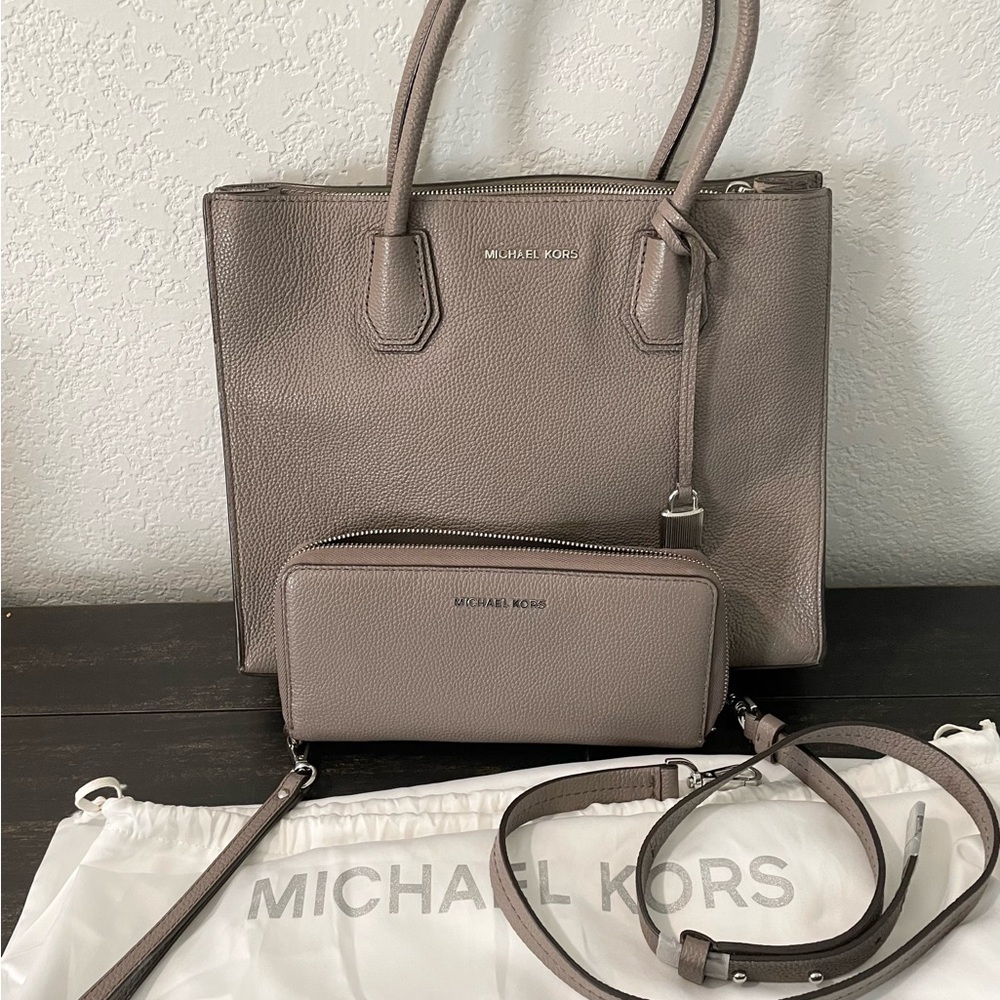 Michael Kors Hope Saffiano Large Leather Satchel and Wallet Set